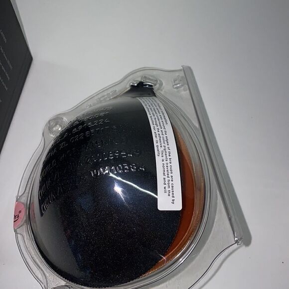 VICTORIA SECRET SEAMLESS FRONT CLOSE DEMI BRA NEW black size  C - Picture 7 of 12